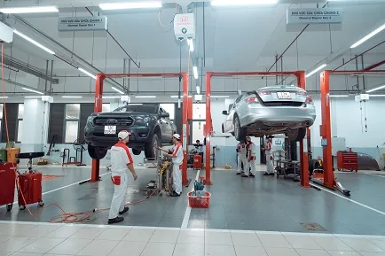 Bên cạnh sự đầu tư về quy mô, tiêu chuẩn hiện đại của Đại lý, nhân lực mới là điều kiện tiên quyết để đem đến chất lượng hàng đầu và dịch vụ tốt nhất. Chính vì thế, đội ngũ nhân sự tại đây đã trải qua quá trình đào tạo bài bản của Honda Việt Nam, cũng như đã có bề dày kinh nghiệm để sẵn sàng đáp ứn…