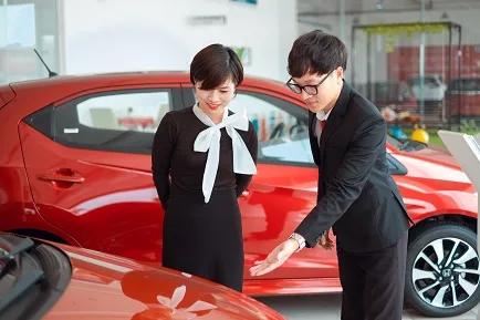 Được phát triển theo tiêu chuẩn của Honda toàn cầu với ý tưởng lấy khách hàng là trung tâm, từng chi tiết, từng khu vực, từng quy trình tại Honda ô tô Ninh Bình đều được trau chuốt kỹ lưỡng và đầu tư quy mô, tiêu chuẩn hiện đại. Đại lý được xây dựng gồm 3 tầng bao gồm các khu vực chính: khu vực trư…