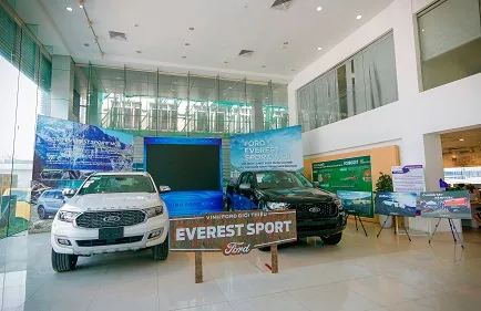 Đại lý được đặt tại Km 200 - đại lộ Lê Nin, thành phố Vinh, Nghệ An, sau hơn một năm xây dựng và với những nỗ lực to lớn để đáp ứng những tiêu chuẩn mới nhất của Ford toàn cầu về nhân lực, trang thiết bị nhà xưởng, phòng trưng bày & cơ sở hạ tầng theo mô hình 3S (Sales - Bán hàng; Service - Dịch vụ…